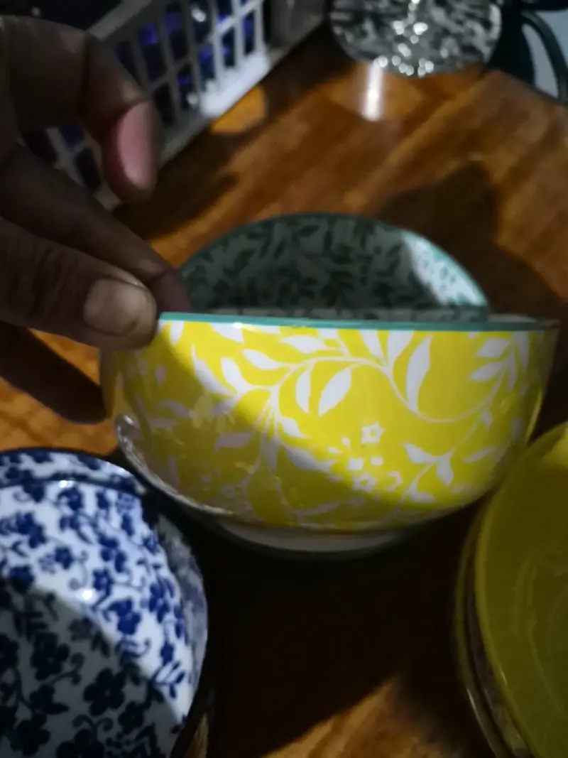 Cuencos de cerámica con diseños florales - 5