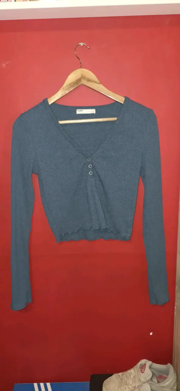 Polera manga larga azul Pull&Bear - 1