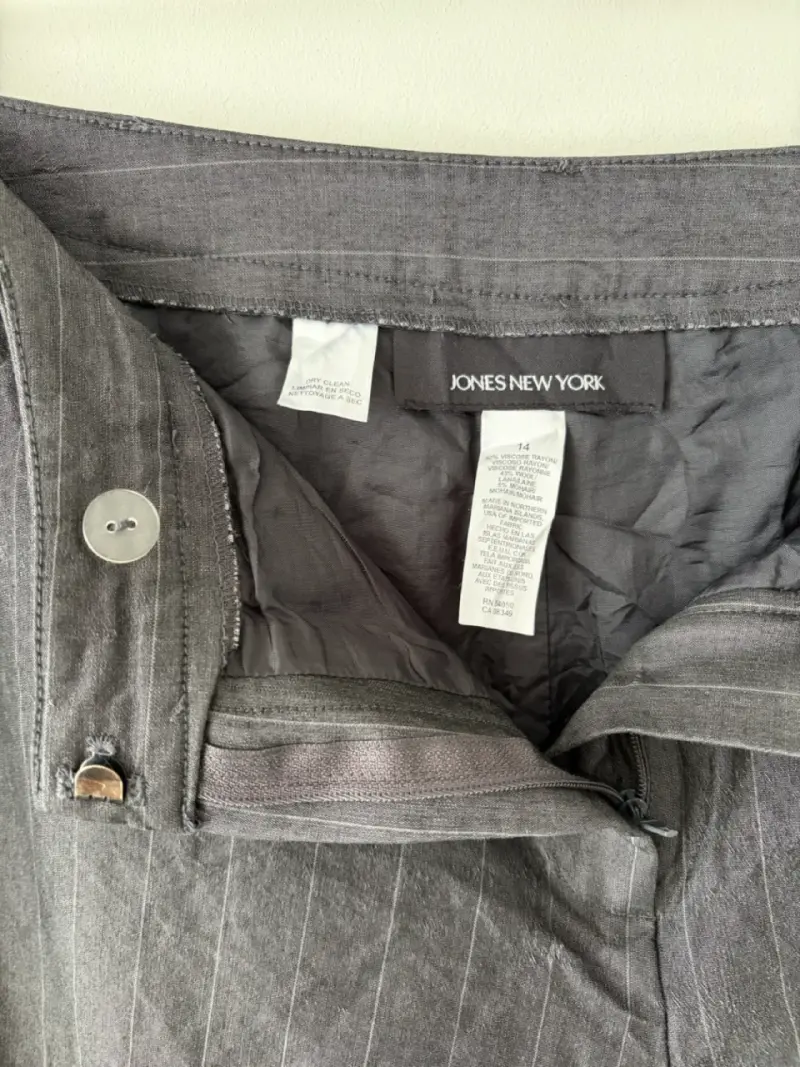 Pantalón gris raya diplomática Jones New York - 2