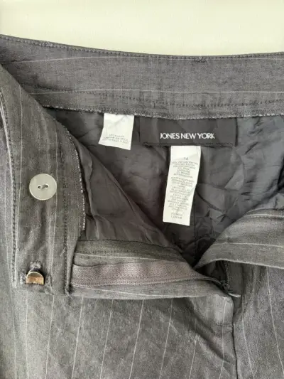 Pantalón gris raya diplomática Jones New York - miniatura 2