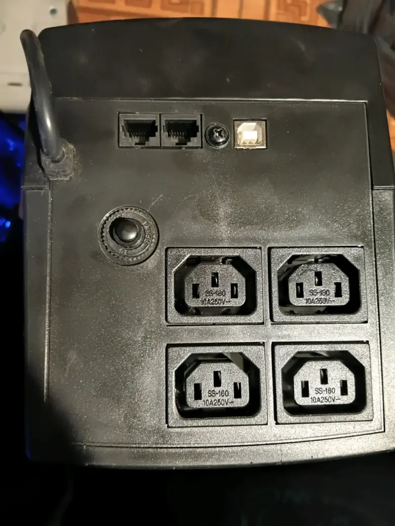 UPS Allsai 1200VA con múltiples salidas - 3