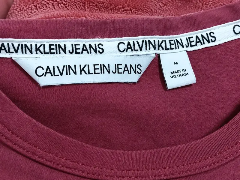 Vestido Calvin Klein Jeans burdeos con logo - 2