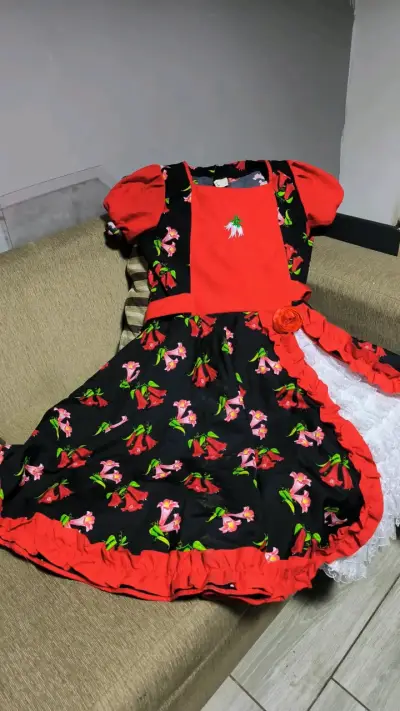 Vestido de cueca tradicional chileno para niña - miniatura 1