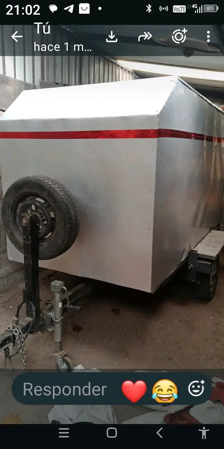 Carro de arrastre cerrado con rueda de repuesto - 2