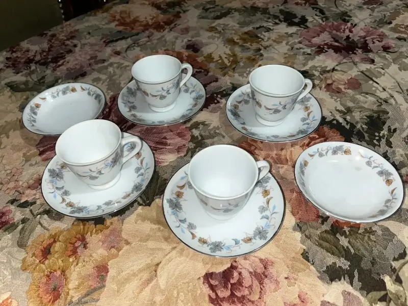 Juego de Tazas de Té de Porcelana con Diseño Floral - 2