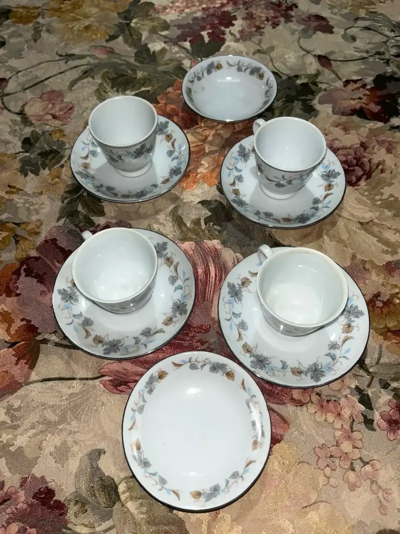 Juego de Tazas de Té de Porcelana con Diseño Floral - 3