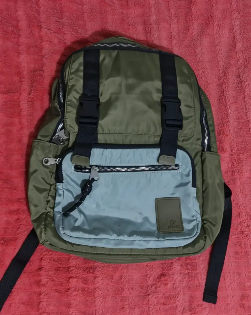 Mochila Xtrem verde con bolsillo frontal - 1