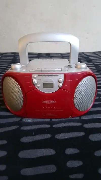 Radio portátil Hikato con CD y cassette - miniatura 1