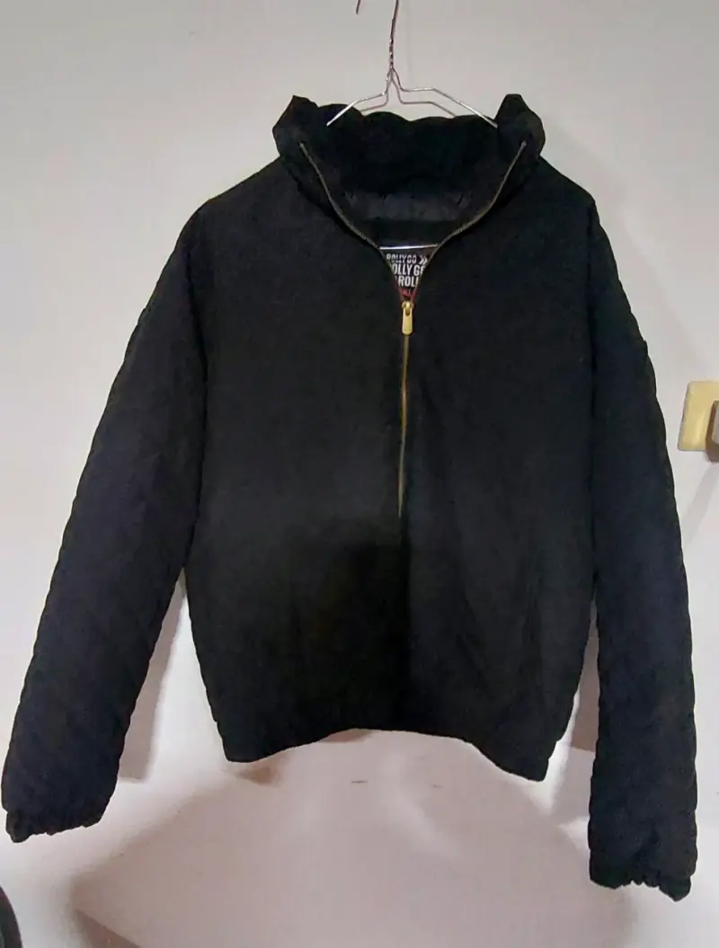 Chaqueta acolchada negra con cierre - 1
