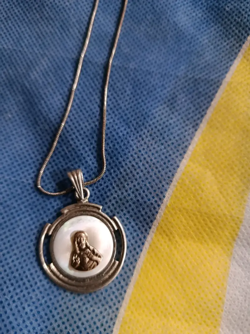 Collar de plata con medalla religiosa - 2
