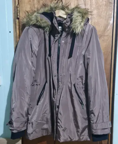 Parka con capucha y forro de piel sintética Icono - miniatura 1