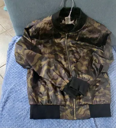 Chaqueta bomber camuflaje para hombre - miniatura 3
