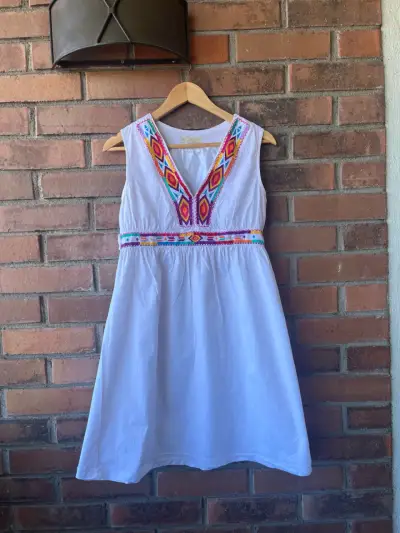 Vestido blanco con bordado étnico Patricia Carreira - miniatura 1