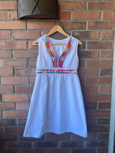 Vestido blanco con bordado étnico Patricia Carreira - miniatura 2