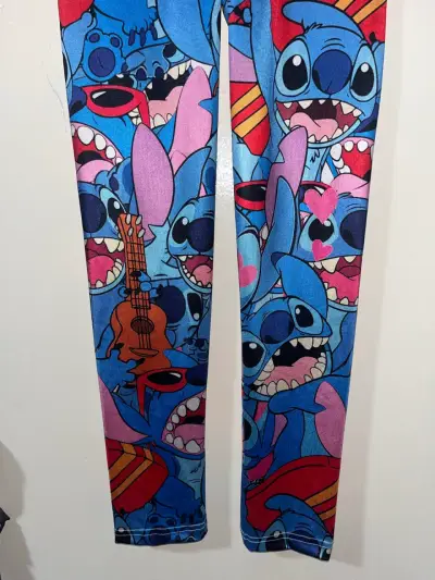 Leggings estampados de Stitch para mujer - miniatura 3