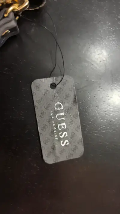 Billetera Guess beige con logo y cierre - miniatura 5