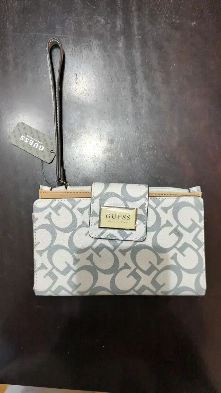 Cartera Guess estampada - 1