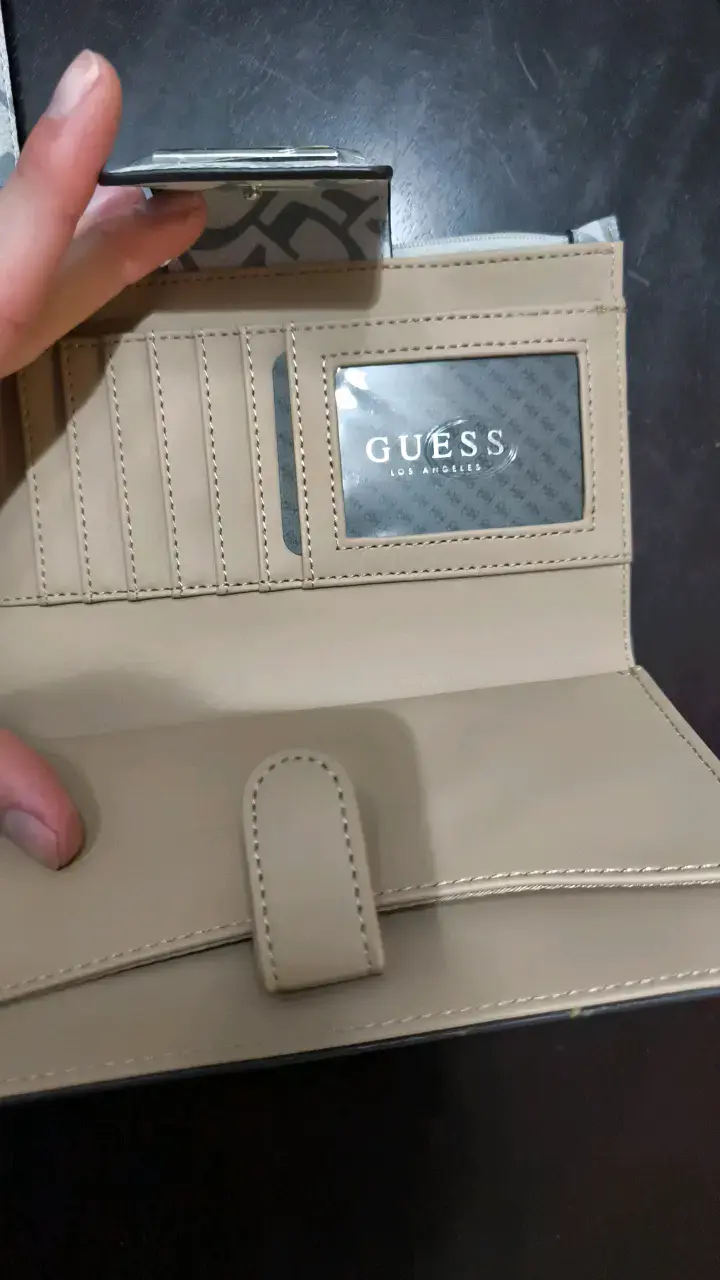 Cartera Guess estampada - 2
