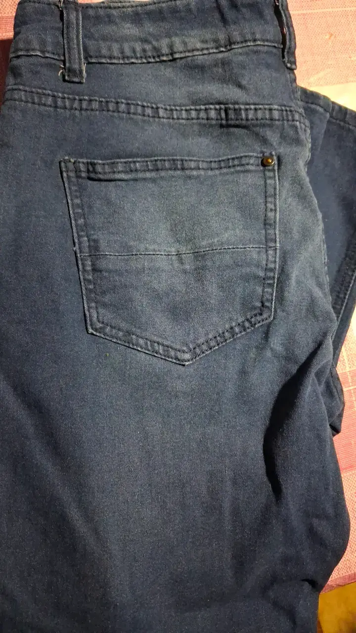 Jeans azul oscuro estilo urbano para hombre - 2