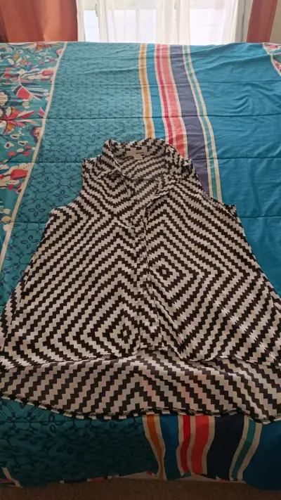 Blusa sin mangas con estampado geométrico - miniatura 2