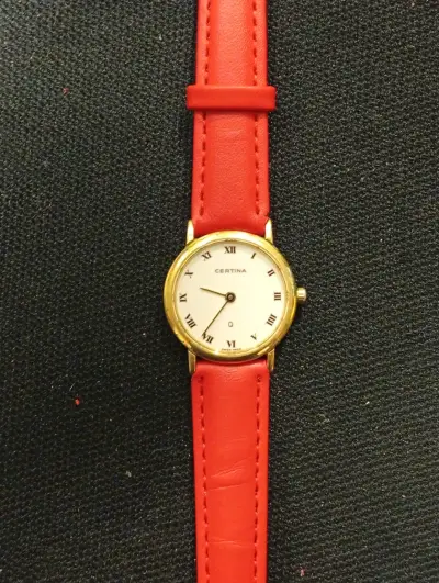 Reloj Certina de pulsera con correa roja - miniatura 2