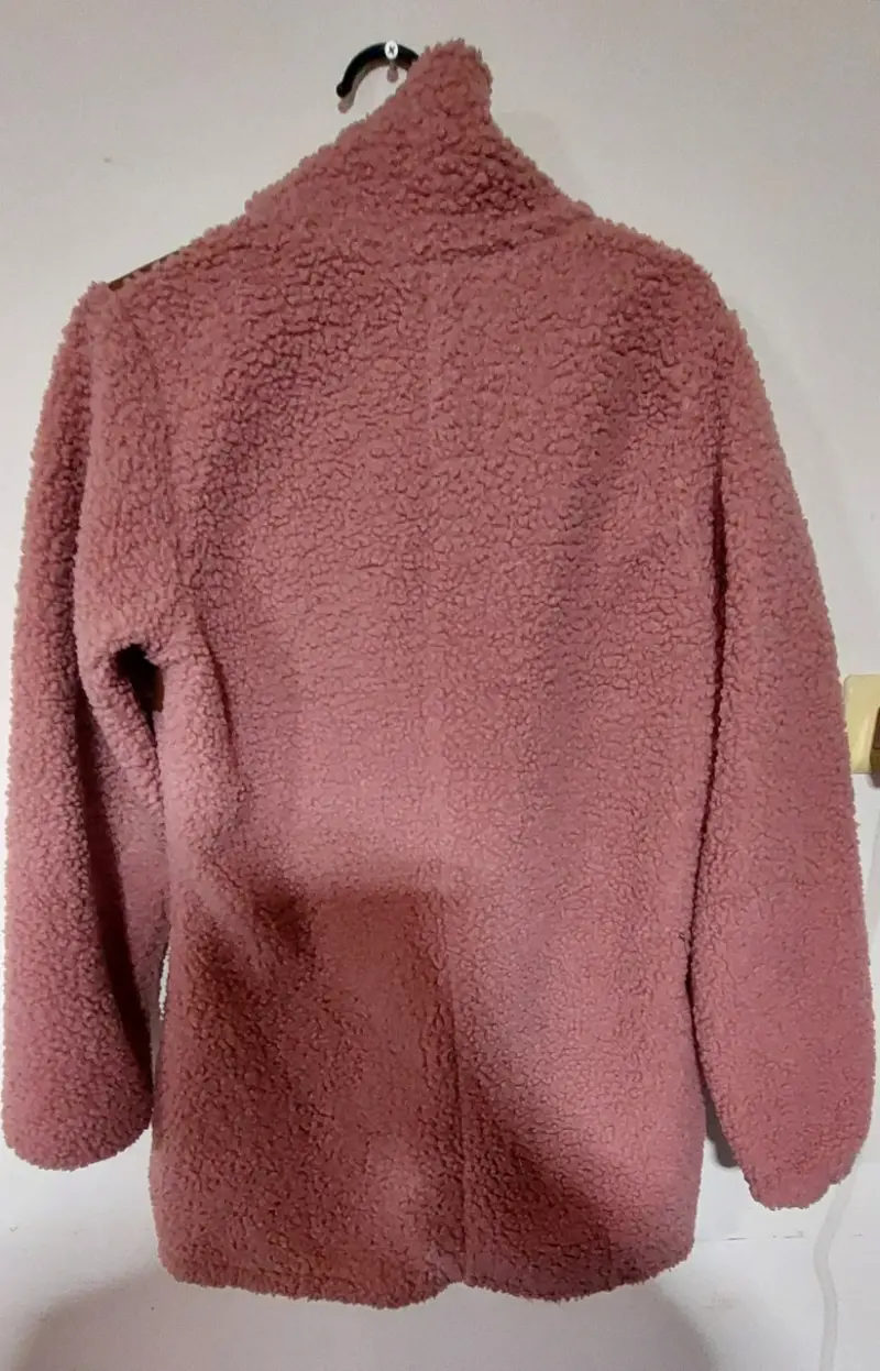 Chaqueta de lana sintética rosada con detalles marrones - 2