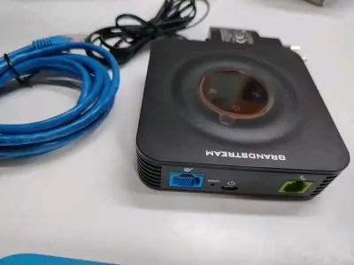 Adaptador VoIP Grandstream HT802 con cables - miniatura 2