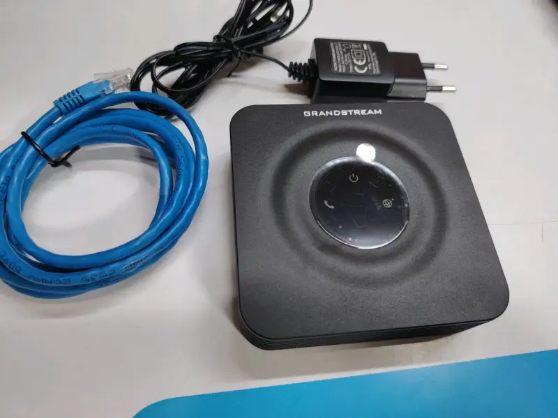 Adaptador VoIP Grandstream HT802 con cables - 3