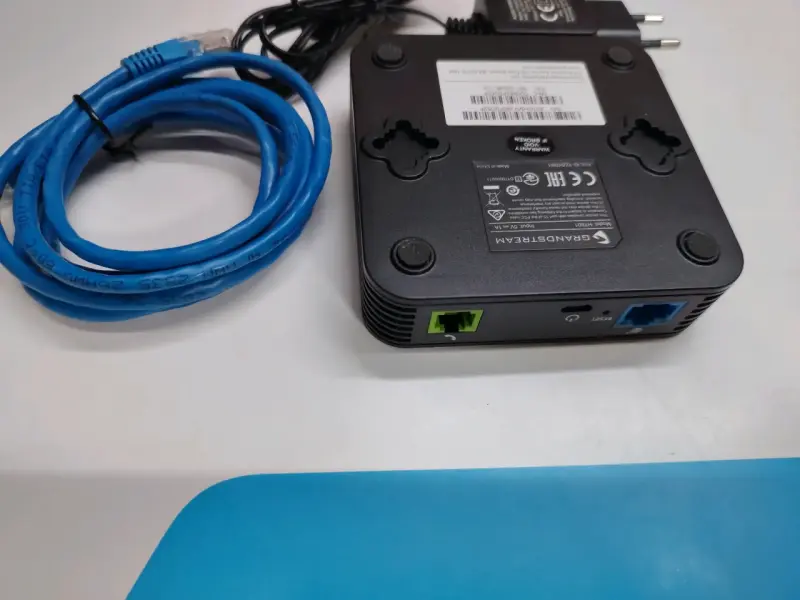 Adaptador VoIP Grandstream HT802 con cables - 4