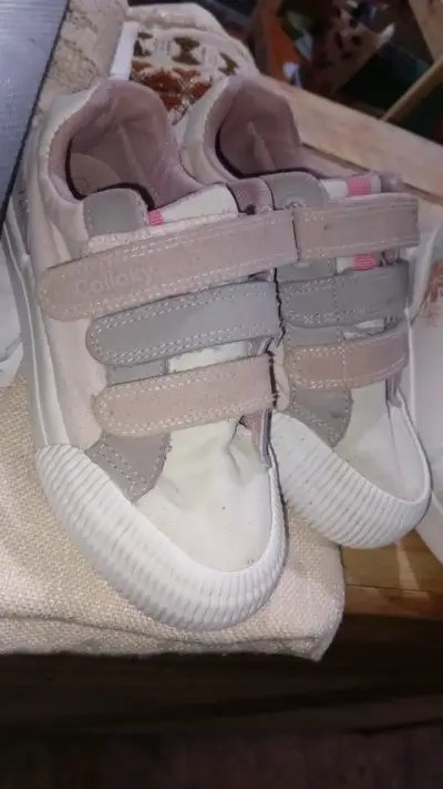 Lote de zapatillas para niñas en buen estado 32 - miniatura 2