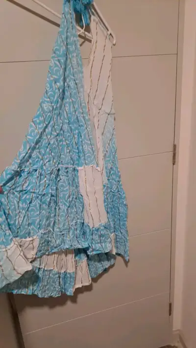 Vestido bohemio azul con detalles dorados - miniatura 1
