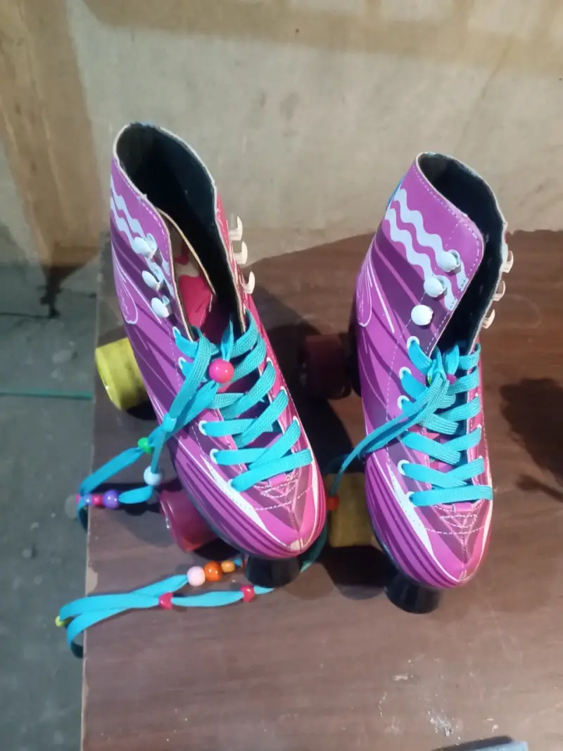 Patines de cuatro ruedas para niños color rosa - 3