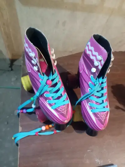 Patines de cuatro ruedas para niños color rosa - miniatura 3