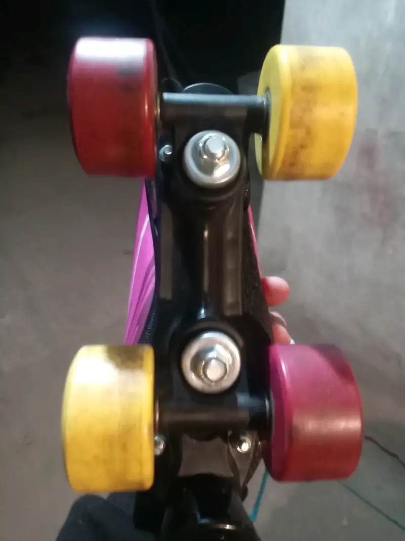 Patines de cuatro ruedas para niños color rosa - 4
