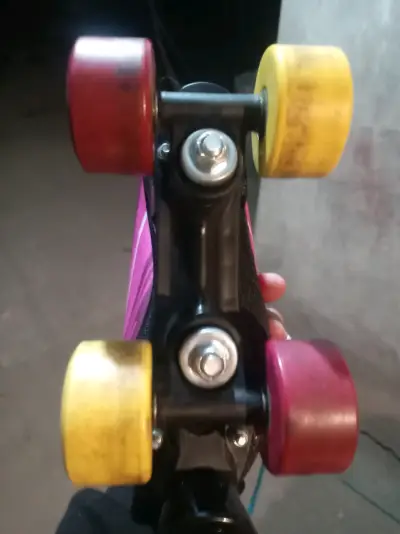 Patines de cuatro ruedas para niños color rosa - miniatura 4