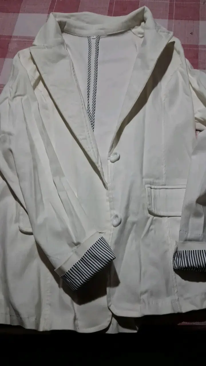 Blazer blanco con forro a rayas para mujer - 1