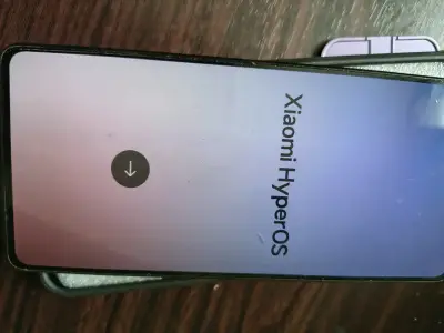 Smartphone Xiaomi Redmi con funda protectora - miniatura 4