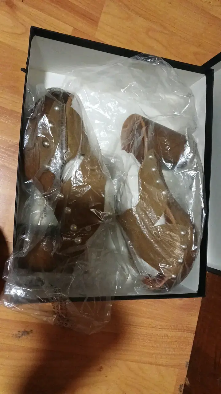 Sandalias de Tacón Alto Amphora Marrón con Tachas - 1