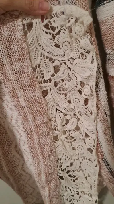Cardigan de punto beige con encaje Tatienne - miniatura 5