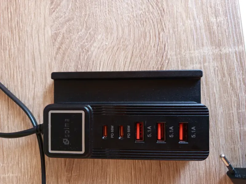 Cargador USB múltiple con puertos rápidos