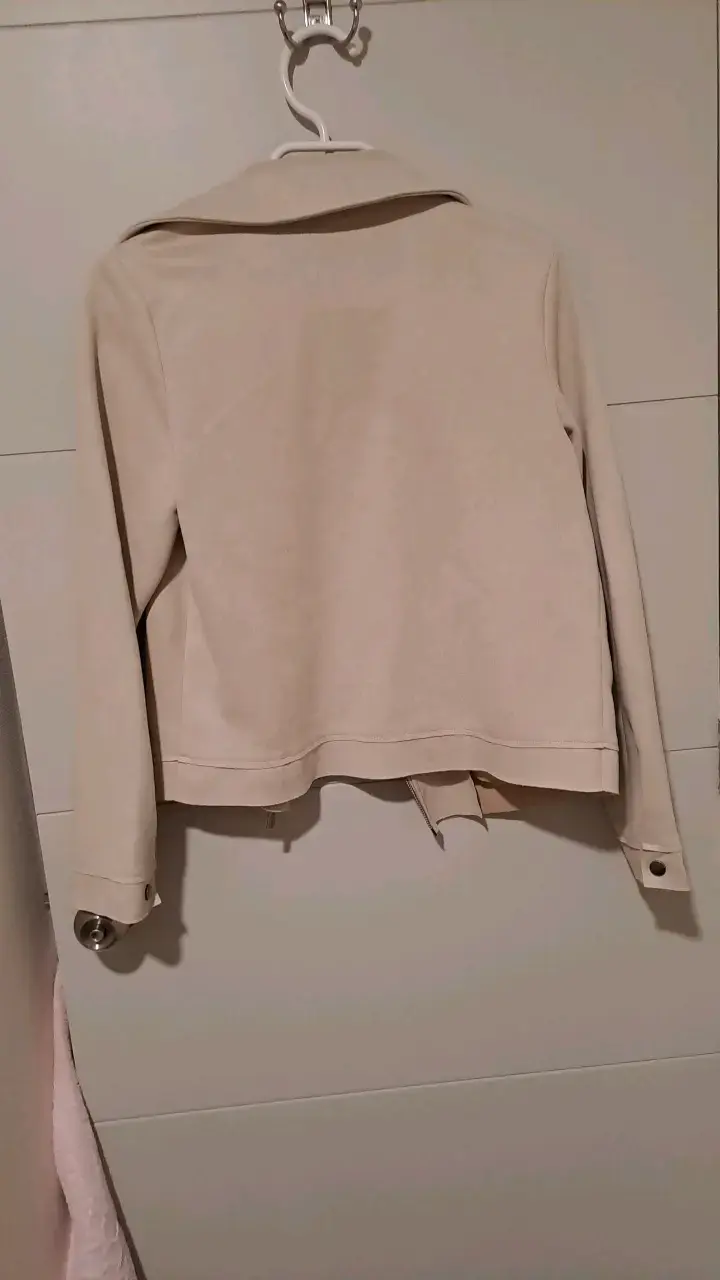 Chaqueta beige de mujer estilo biker - 6