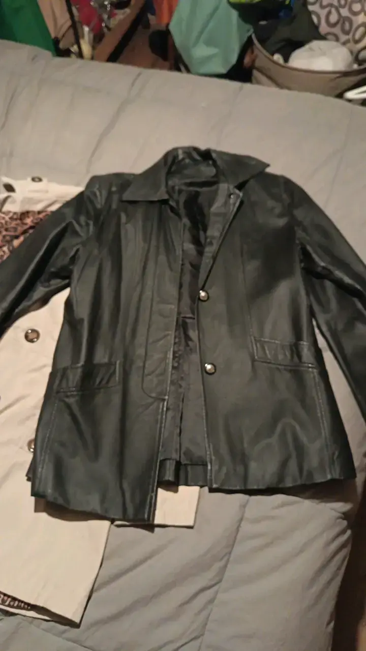 Chaqueta de cuero negra talla M - 1