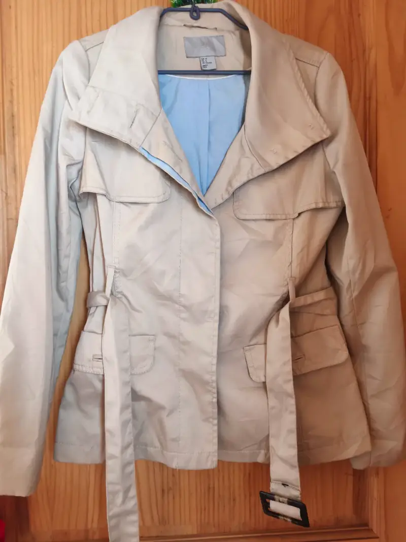 Trench beige con cinturón para mujer H&M - 1