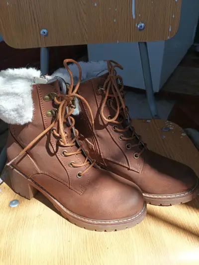 Botines de cuero marrón con forro de lana - miniatura 2