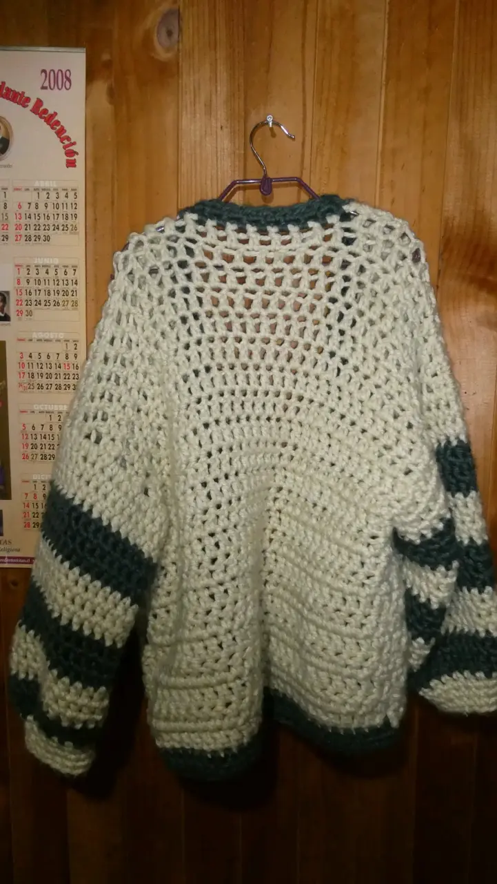 Suéter tejido a crochet oversize - 1
