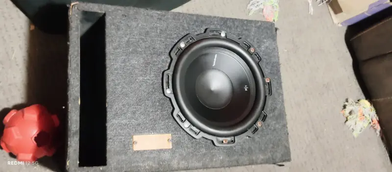 Woofer Rockford con amplificador - 1