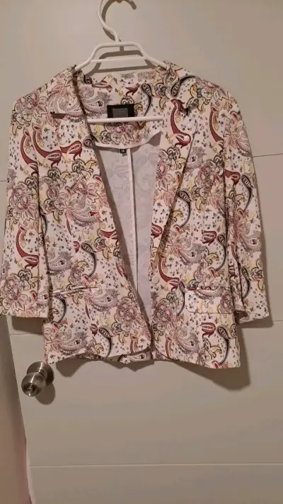 Blazer estampado floral para mujer talla 36 - miniatura 1