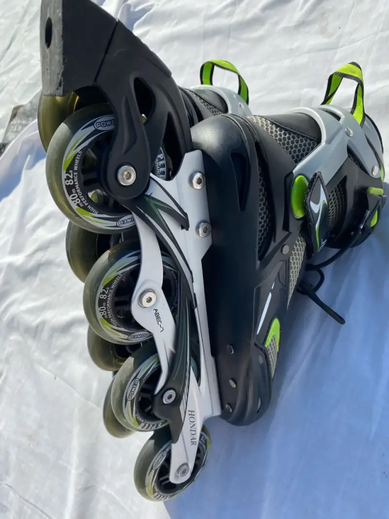 Patines en línea negros y verdes con ajuste seguro - 5