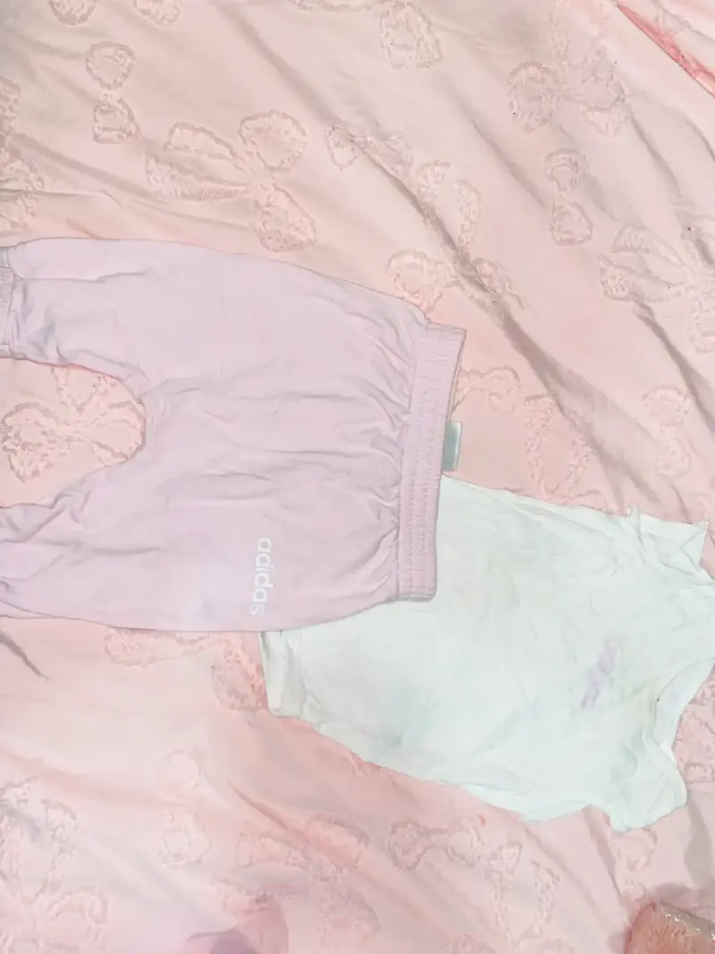 Conjunto de bebé Adidas rosa y blanco 6M - 1