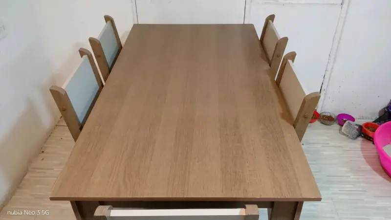 Comedor de Madera con 6 Sillas - 1